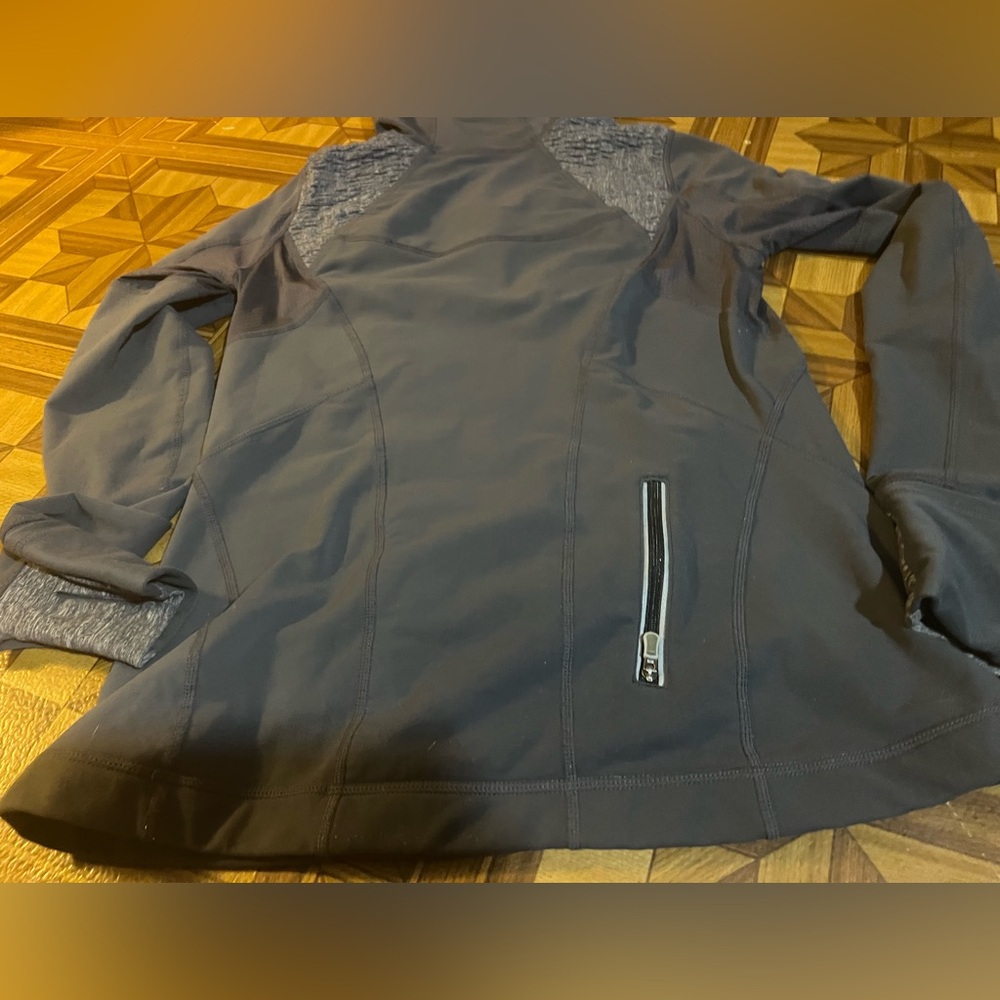 Lululemon pullover - Picture 2 of 6